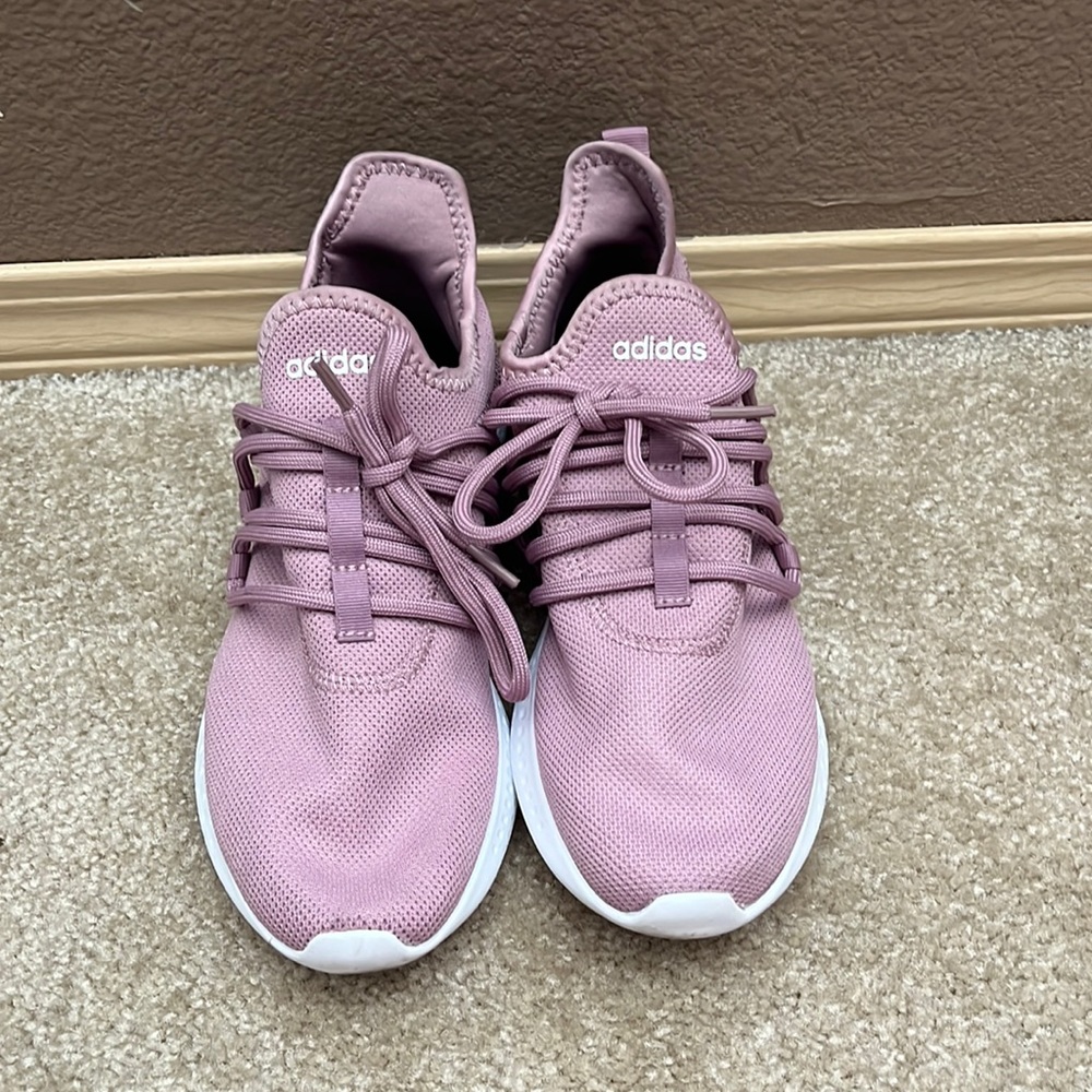 Women adidas cloudfoam athletic shoes. Size 8.5. Mauve.